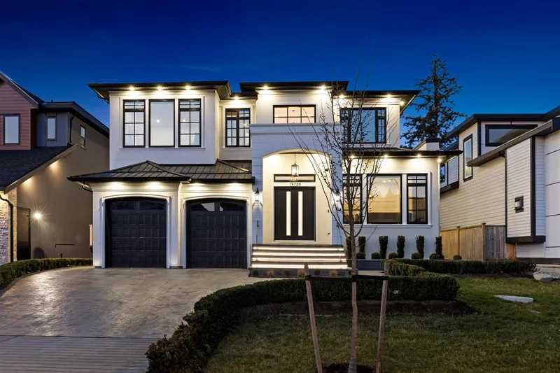 19759 33 AVENUE - photo 2 of 25