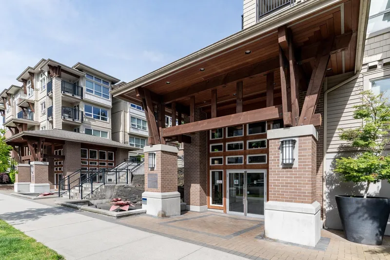 321 6828 ECKERSLEY ROAD - photo 4 of 25