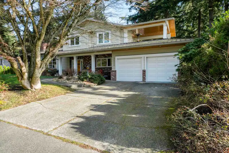 5606 CLARK DRIVE - photo 1 of 40