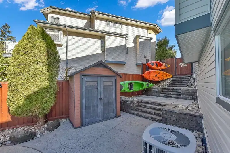 62 LINDEN COURT - photo 3 of 40