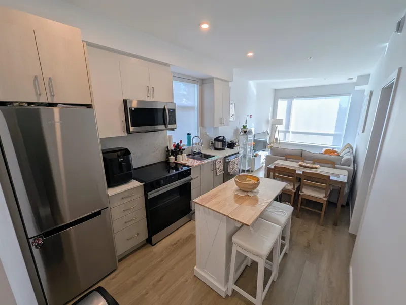 E504 13858 108 AVENUE - photo 3 of 13