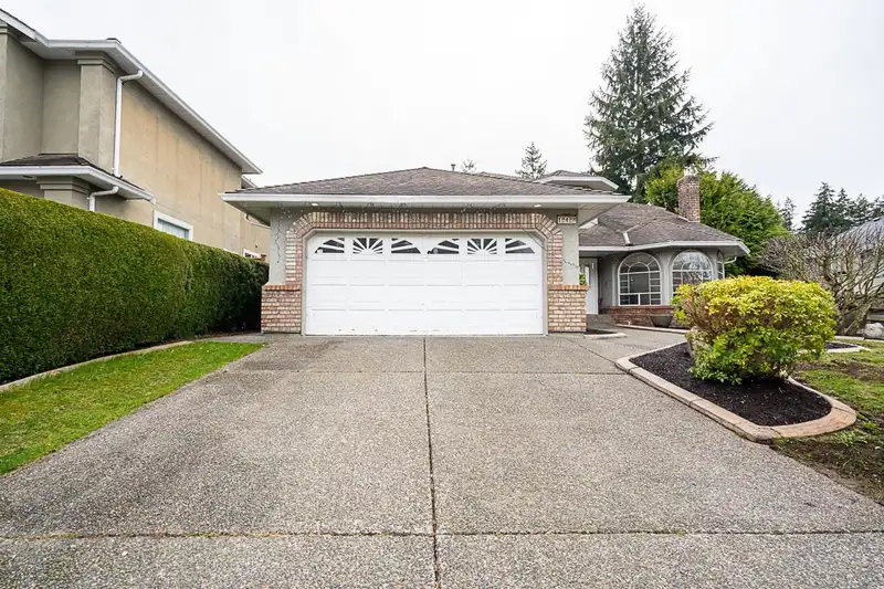12428 63A AVENUE - photo 2 of 40
