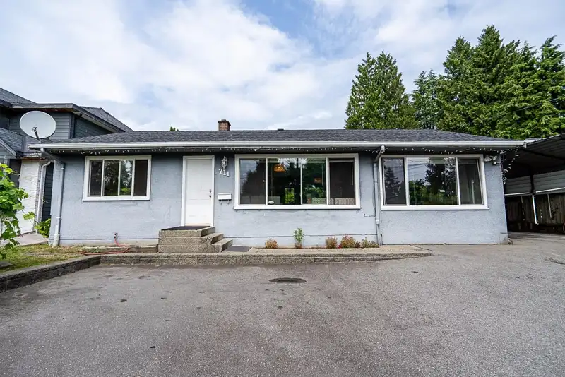 711 ALDERSON AVENUE - photo 2 of 32