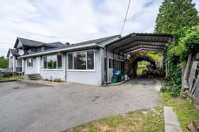 711 ALDERSON AVENUE - photo 3 of 32