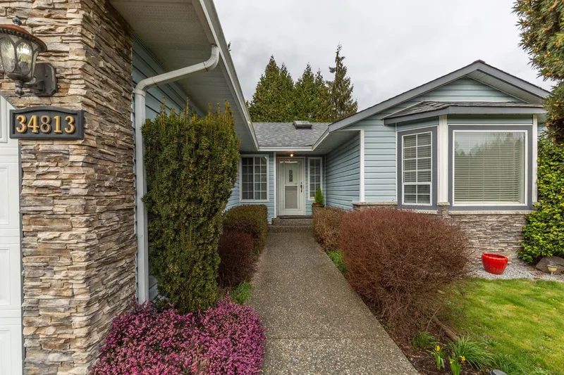 34813 CHANTRELL PLACE - photo 3 of 25