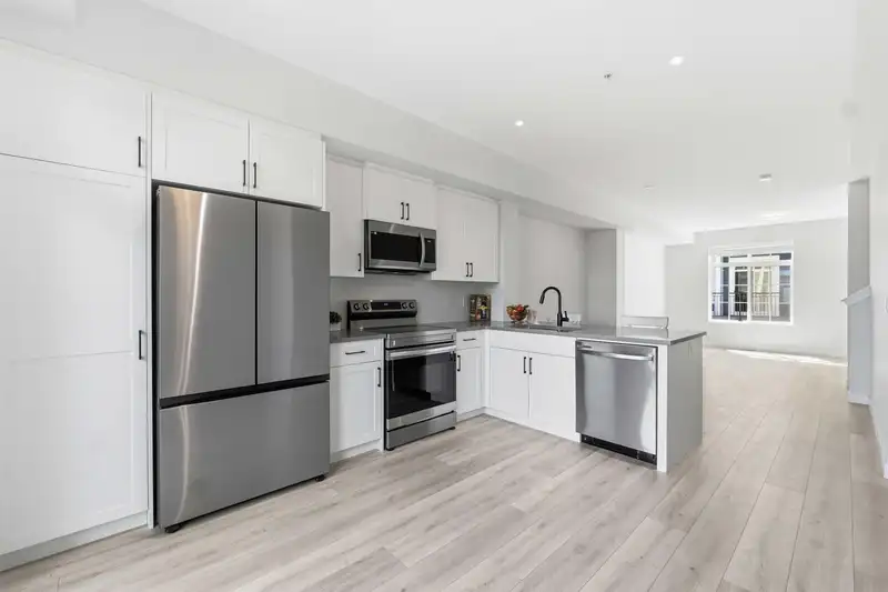 143 20180 84 AVENUE - photo 4 of 35