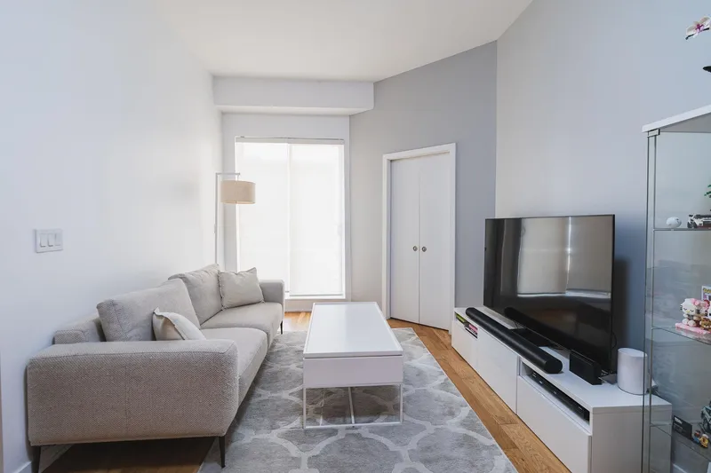 621 7008 RIVER PARKWAY - photo 3 of 25