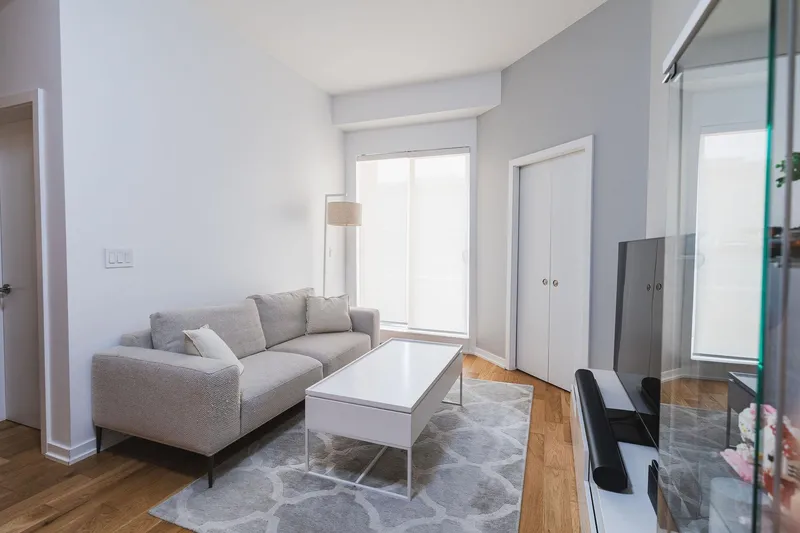 621 7008 RIVER PARKWAY - photo 4 of 25