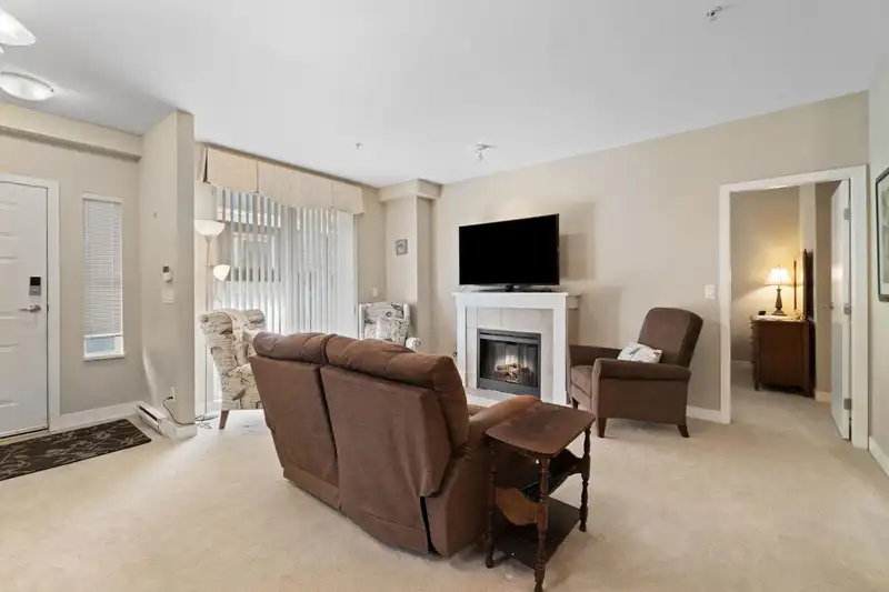 7032 MONT ROYAL SQUARE - photo 3 of 13