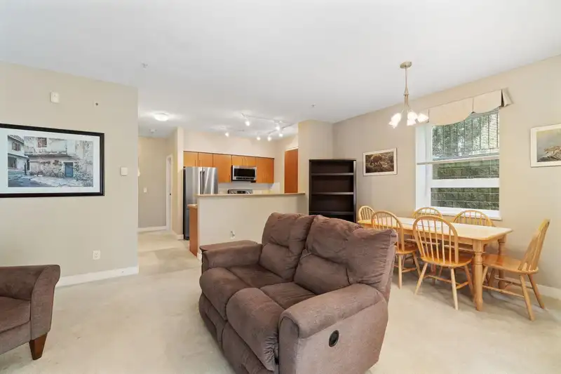 7032 MONT ROYAL SQUARE - photo 4 of 13