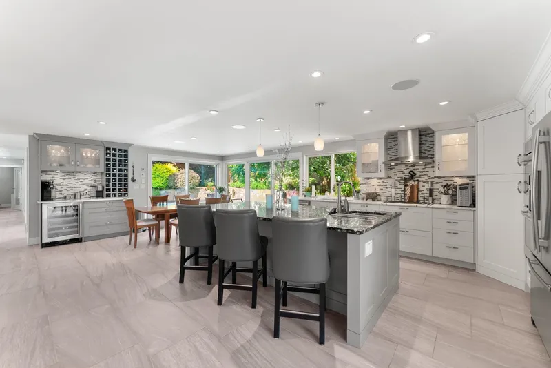 1110 PACIFIC DRIVE - photo 3 of 25