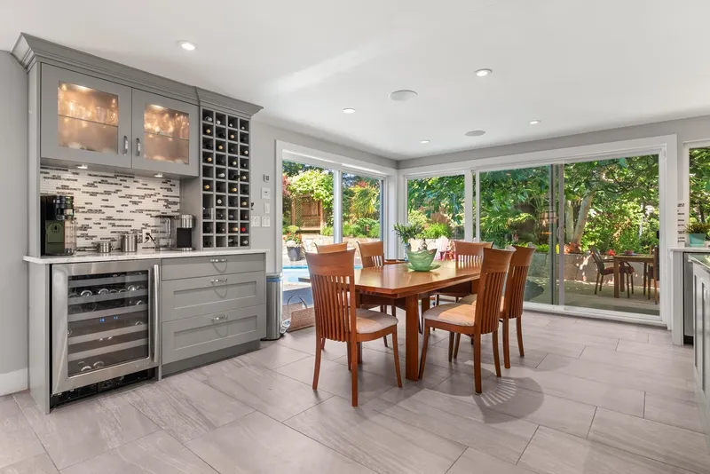 1110 PACIFIC DRIVE - photo 4 of 25