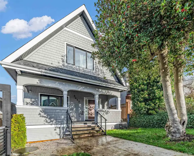 3433 DUNDAS STREET - photo 1 of 1