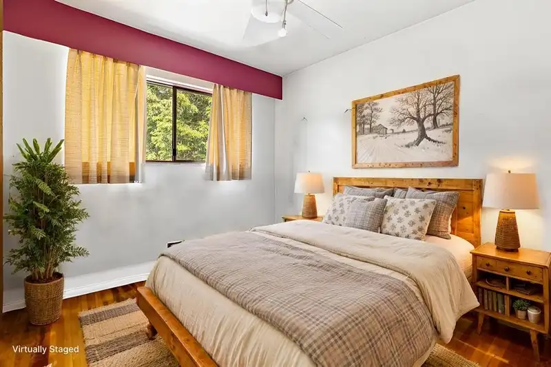 2125 BOULEVARD CRESCENT - photo 4 of 19