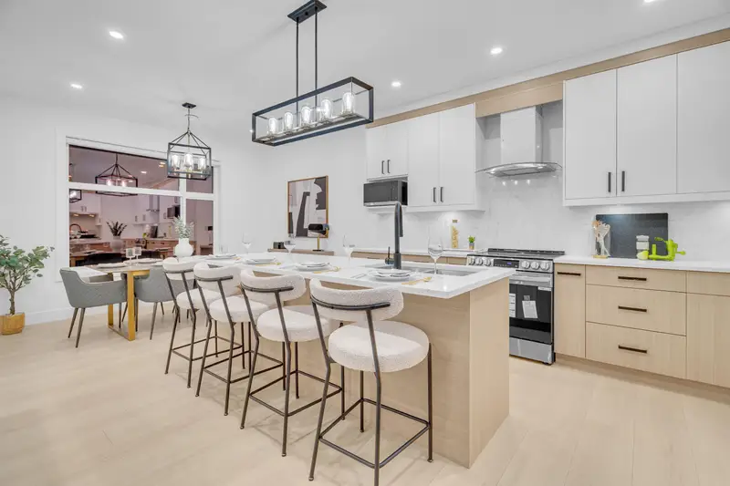 7801 116 STREET - photo 3 of 25