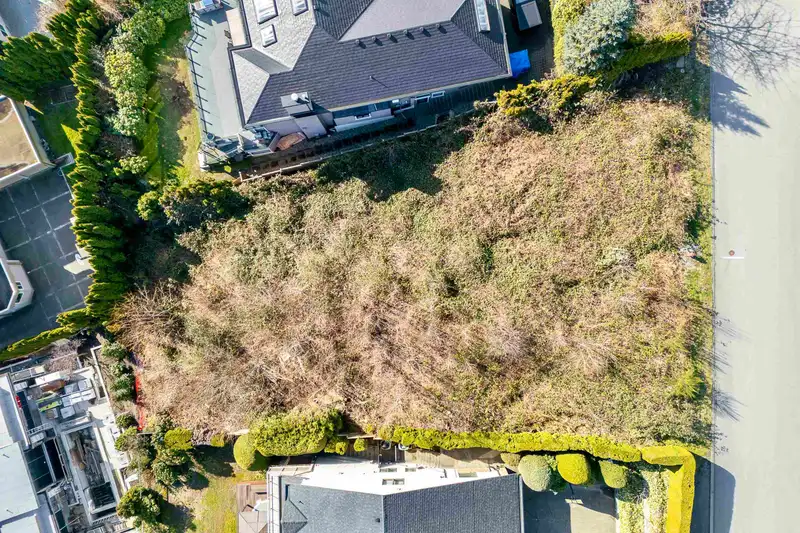 1484 CAMRIDGE ROAD - photo 3 of 24