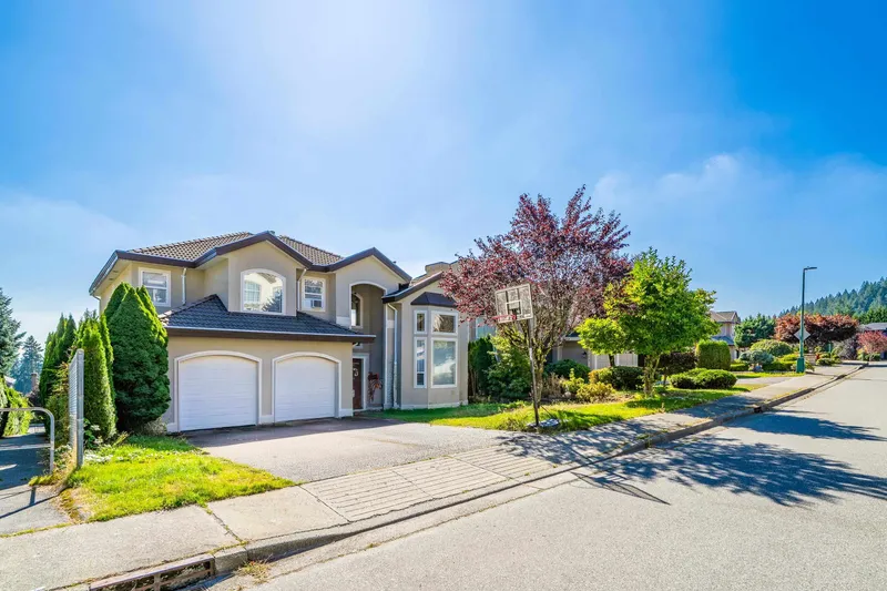 3070 TIMBER COURT - photo 2 of 25