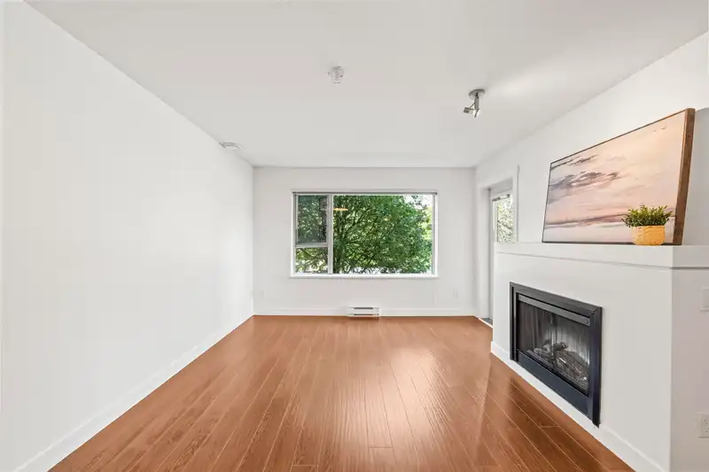 216 4728 DAWSON STREET - photo 4 of 33