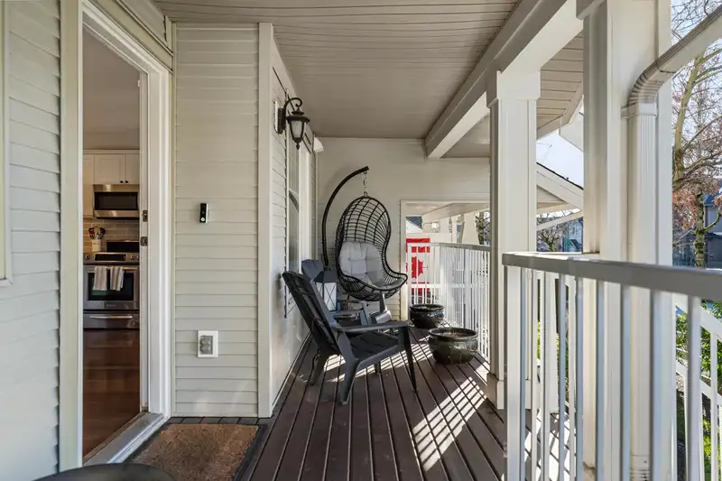 7 6568 193B STREET - photo 4 of 36