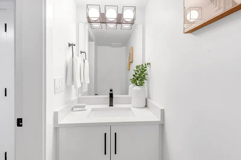 23 6035 141 STREET - photo 3 of 25