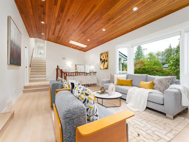817 SIGNAL COURT - photo 4 of 40