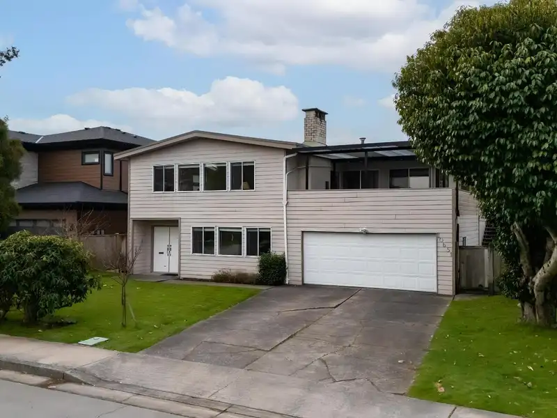 10651 ROSELEA CRESCENT - photo 2 of 31