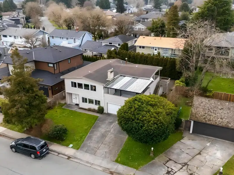 10651 ROSELEA CRESCENT - photo 3 of 31