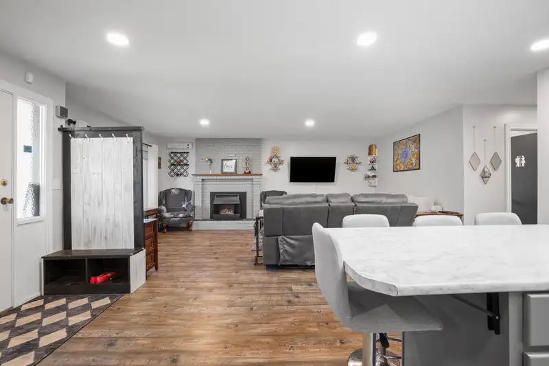 9170 ASHWELL ROAD - photo 3 of 26