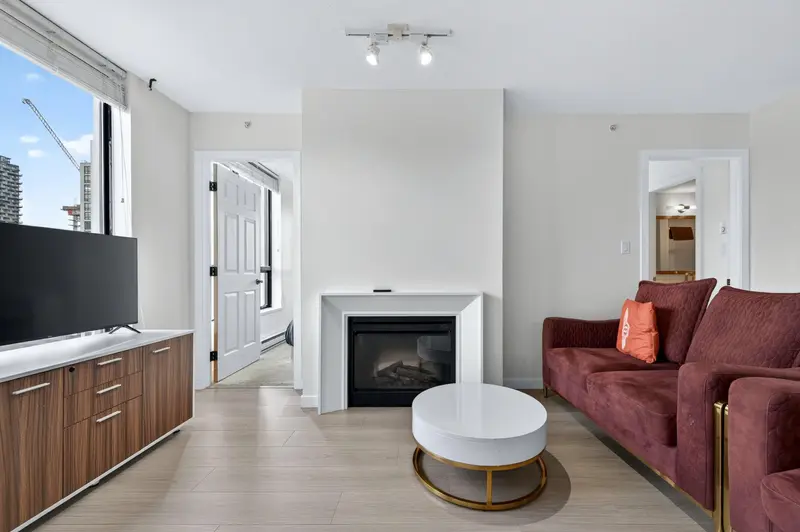 1706 2982 BURLINGTON DRIVE - photo 2 of 25