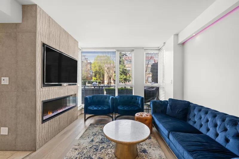 1028 CAMBIE STREET - photo 2 of 18