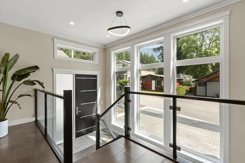413 MAPLE STREET - photo 3 of 39