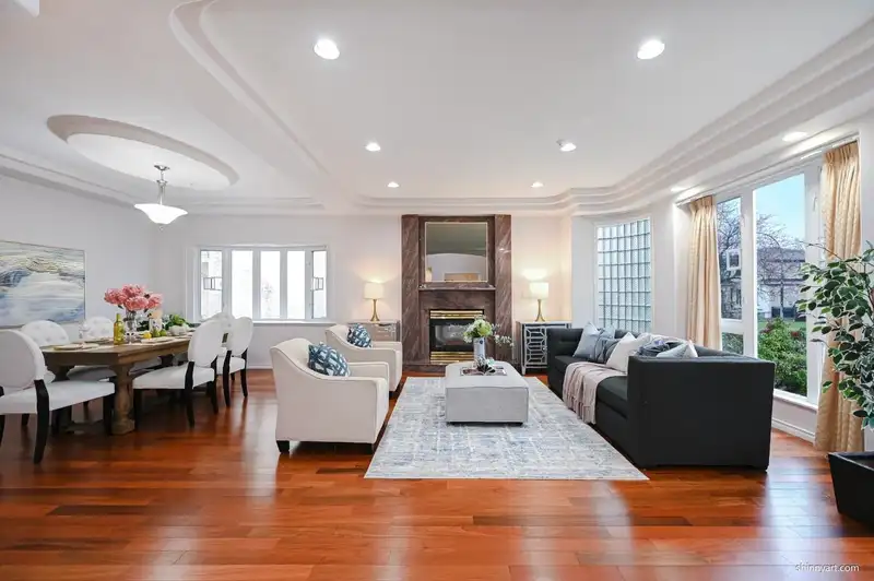 2556 W 20TH AVENUE - photo 4 of 32
