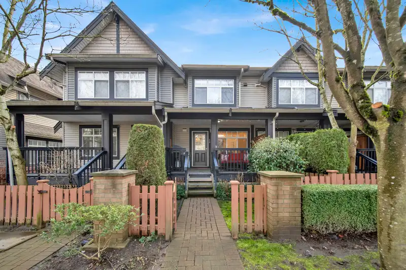 10 19448 68 AVENUE - photo 1 of 39