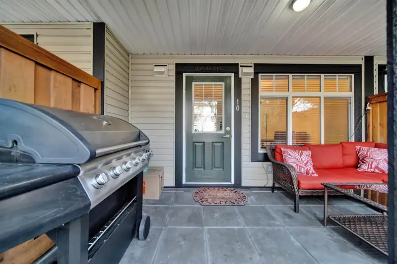 10 19448 68 AVENUE - photo 4 of 39