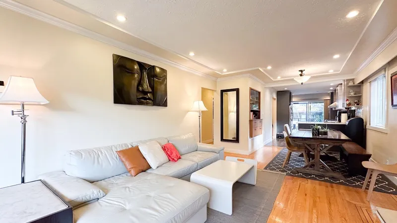 56 WARWICK AVENUE - photo 4 of 25