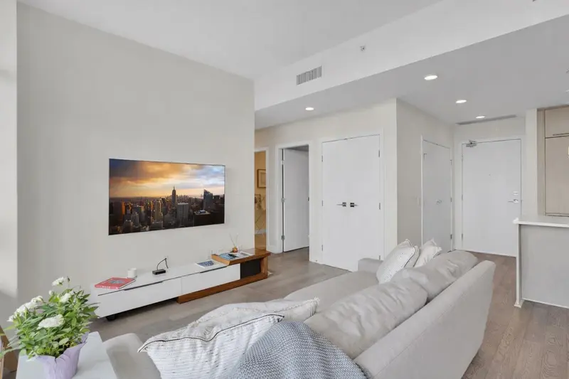 505 5033 CAMBIE STREET - photo 3 of 20