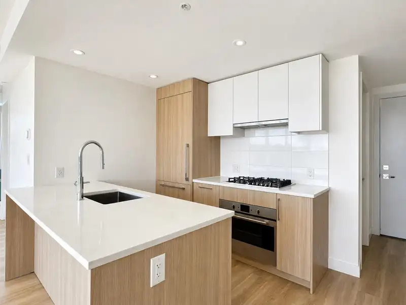 1004 9675 KING GEORGE HIGHWAY - photo 3 of 25