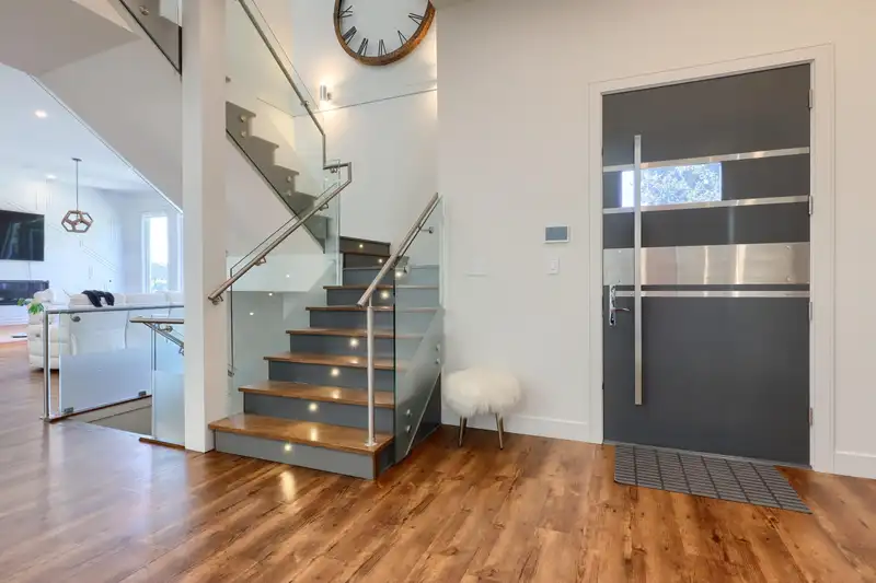 3580 PHILLIPS AVENUE - photo 2 of 37