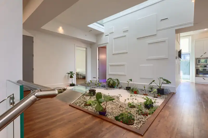 3580 PHILLIPS AVENUE - photo 4 of 37