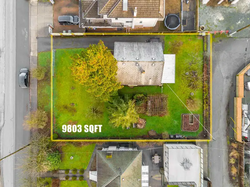 3786 MOSCROP STREET - photo 4 of 15