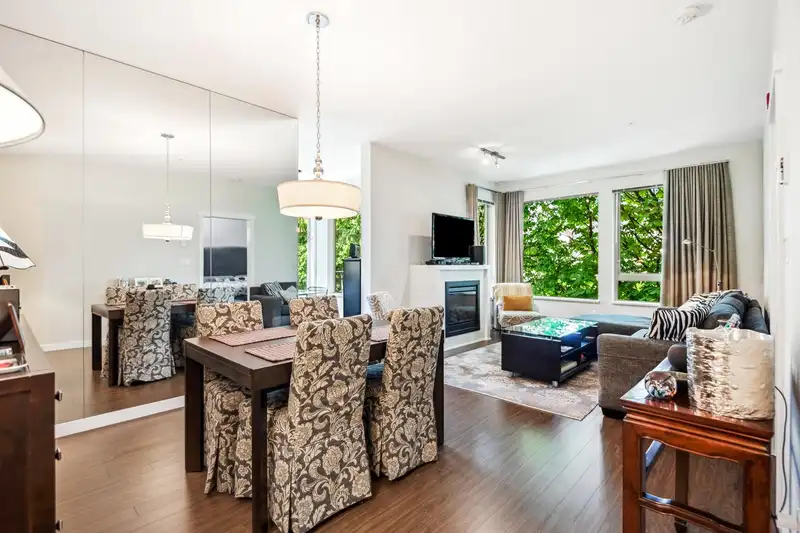 311 119 W 22ND STREET - photo 2 of 34