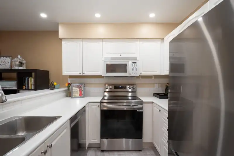20 65 FOXWOOD DRIVE - photo 2 of 14