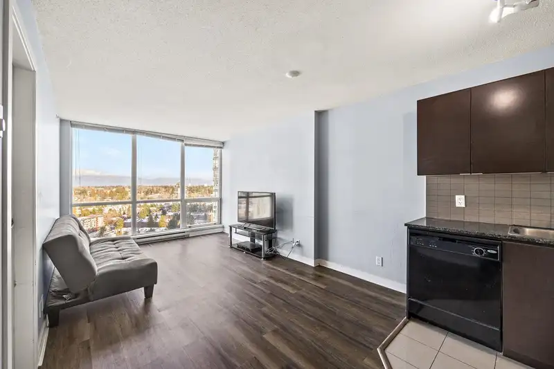 3005 13618 100 AVENUE - photo 3 of 21