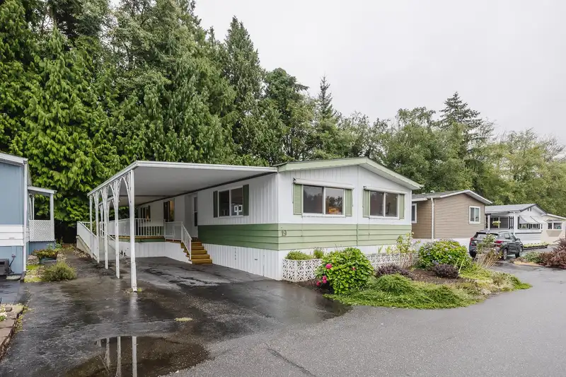19 2270 196 STREET - photo 2 of 40