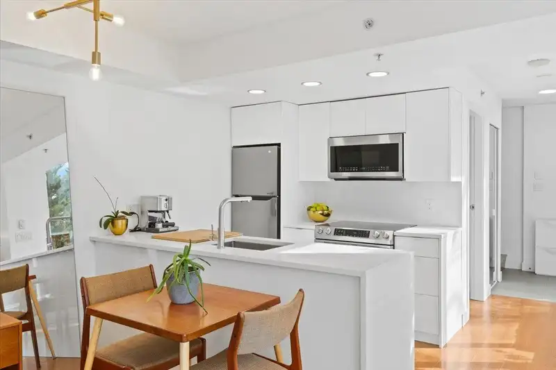 37 KEEFER PLACE - photo 1 of 24