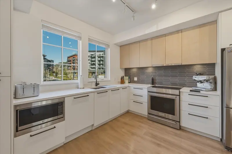 1361 MARINASIDE PLACE - photo 4 of 25