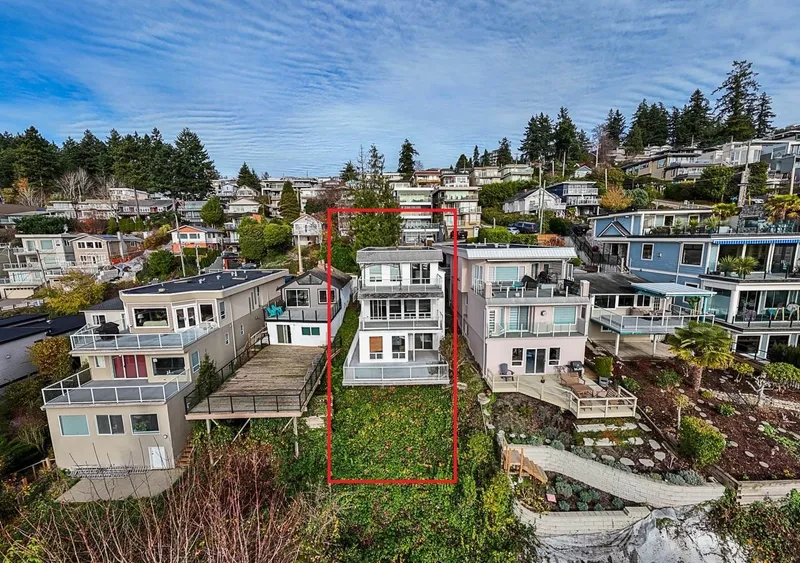 14768 MCDONALD AVENUE - photo 4 of 25