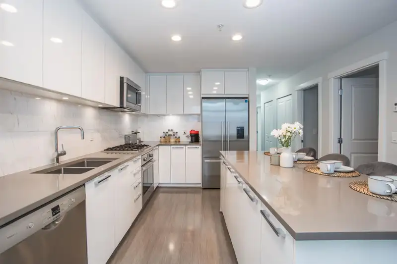 413 3263 PIERVIEW CRESCENT - photo 2 of 39
