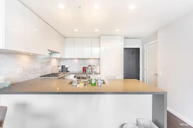 410 5638 BIRNEY AVENUE - photo 3 of 24