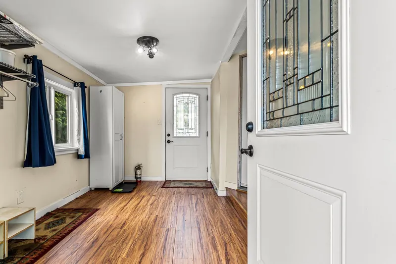 141 145 KING EDWARD STREET - photo 2 of 25